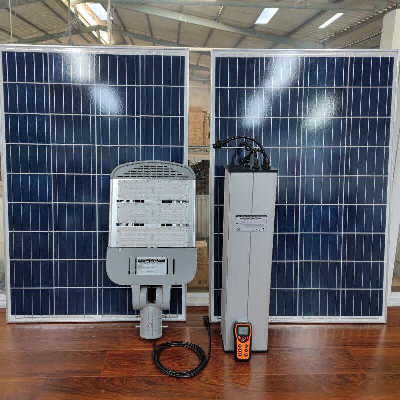 Đèn đường năng lượng mặt trời dự án 80w 100w 60ah 72ah 84ah 96ah 102ah Thành Đạt Led